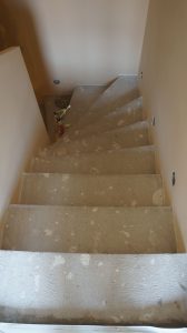 betonvarrás-kéregerősítés wakol pu280-réteglet svédpadló fektetés-lépcsőburkolás parketával